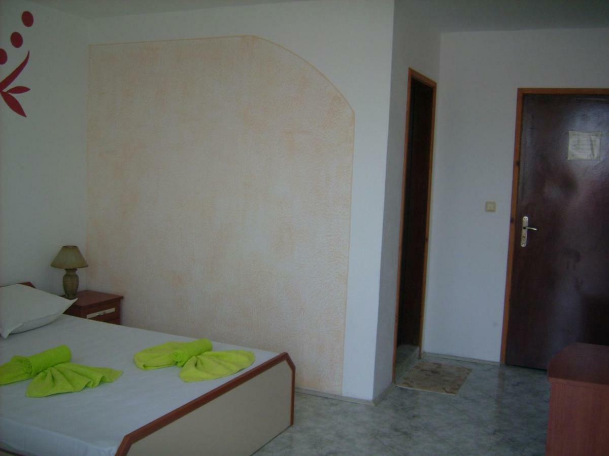 Hotel Pasians Pomorie Exterior photo